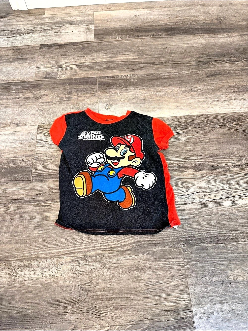 Super Mario Boys M (7/8) Graphic Tee